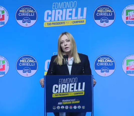 Meloni a Napoli “Il Sud non è un problema da risolvere, ma un patrimonio da difendere”
