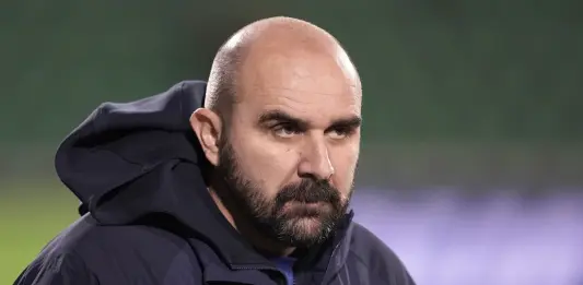 Radnicki coach Mladen Zizovic dies during Serbian football match