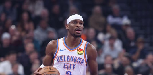 Oklahoma spazza via Utah nella notte Nba, Jokic trascina i Nuggets