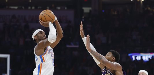 Oklahoma e Detroit avanti tutta nella notte Nba, Cleveland vince a Miami