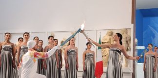 Accesa a Olimpia la fiamma olimpica di Milano-Cortina 2026