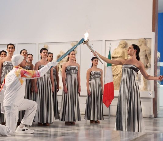 Accesa a Olimpia la fiamma olimpica di Milano-Cortina 2026