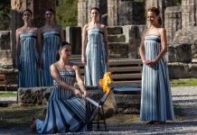 Accesa a Olimpia la fiamma olimpica di Milano-Cortina 2026