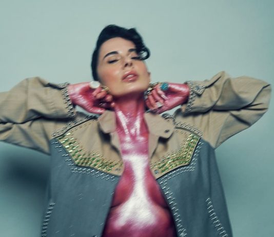 Paola Iezzi torna con il nuovo singolo “Superstar”