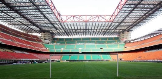 Addetto alle pulizie dello stadio Meazza denunciato per violenza sessuale da una tifosa della Norvegia