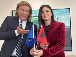 Su Rai Italia arriva “Port to Port”, la nuova rubrica condotta da DJ Onofri