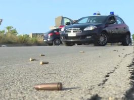 Tentato omicidio aggravato da modalità mafiose a Bari, eseguiti 5 arresti