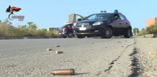 Tentato omicidio aggravato da modalità mafiose a Bari, eseguiti 5 arresti