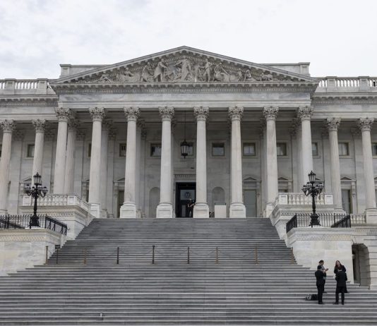 Usa, il Senato approva la misura per porre fine allo shutdown