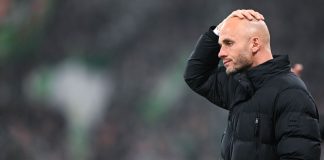 Wolfsburg sack head coach Paul Simonis