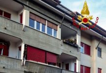 Esplosione in una palazzina nel Torinese, c’è un ferito grave. Evacuato lo stabile