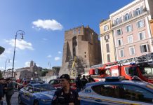 Roma, crolla una parte della Torre dei Conti. Secondo cedimento durante le operazioni di salvataggio