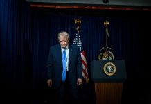 Trump sull’orlo di una crisi di nervi ma l’America non è “stupid”