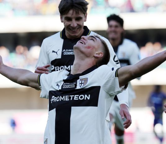 Il Parma espugna 1-2 il Bentegodi nello scontro salvezza, Verona ultimo e senza vittorie