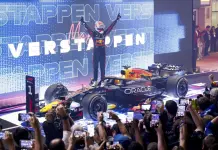 Capolavoro Verstappen davanti a Piastri in Qatar, Norris solo 4°. Il Mondiale si deciderà ad Abu Dhabi