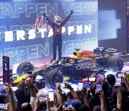 Capolavoro Verstappen davanti a Piastri in Qatar, Norris solo 4°. Il Mondiale si deciderà ad Abu Dhabi