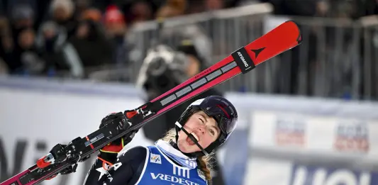 Mikaela Shiffrin domina lo slalom di Levi, indietro le italiane