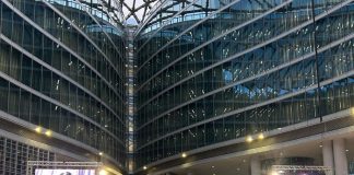 Palazzo Lombardia rende omaggio a Ornella Vanoni: in sottofondo le note di ‘Senza fine’