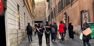 Stretta dei Carabinieri contro furti e borseggi a Roma, 14 arresti