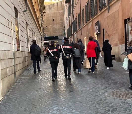 Stretta dei Carabinieri contro furti e borseggi a Roma, 14 arresti