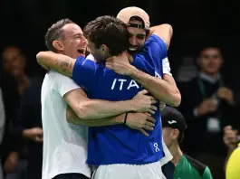 L’ItalDavis è ancora in finale, sconfitto il Belgio. Berrettini domina Collignon, Cobolli vince una partita epica contro Bergs