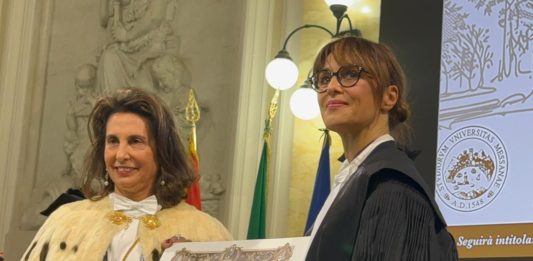 Paola Cortellesi riceve la Laurea honoris causa in Giurisprudenza all’Università di Messina / Video
