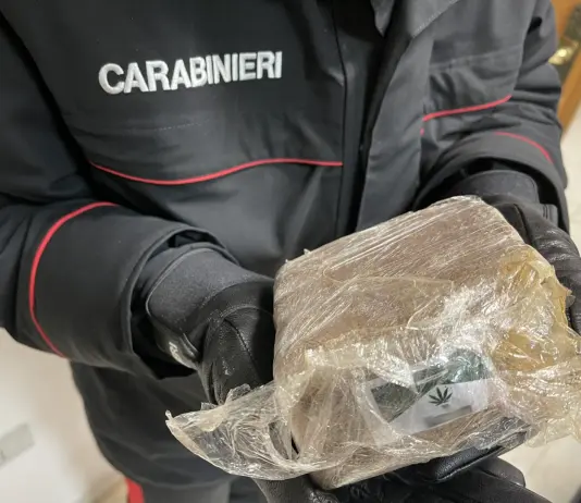 Controlli antidroga a tappeto nel Napoletano, 9 arresti e sequestri