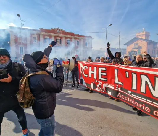 Ex Ilva, a Genova secondo giorno di blocco “Vogliamo un tavolo con il governo”