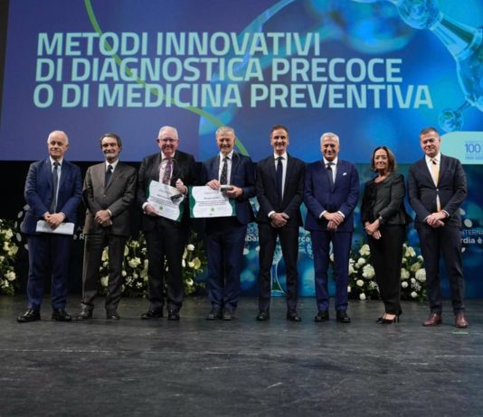 Premio “Lombardia è Ricerca” 2025, un milione di euro a due scienziati inglesi per studi su oncologia e infarto