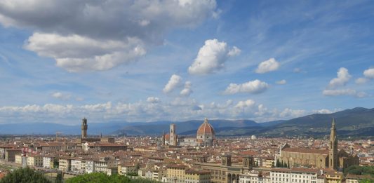 Il 25 novembre a Firenze “QN per le donne – Un minuto di rumore”