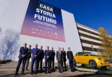Mirafiori celebra l’arrivo della Fiat 500 Hybrid