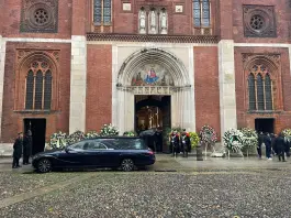 Chiesa di San Marco gremita per l’ultimo saluto a Ornella Vanoni