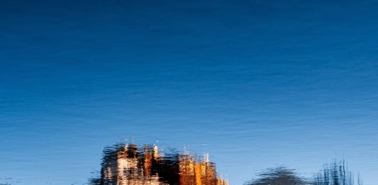 Cina: il suggestivo scenario mattutino del Palazzo del Potala a Lhasa (2)