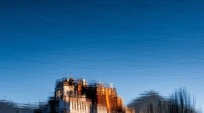 Cina: il suggestivo scenario mattutino del Palazzo del Potala a Lhasa (2)