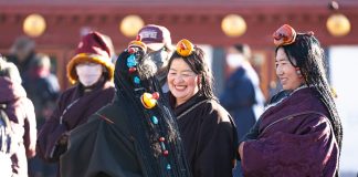 Cina: le immagini della “Festa della Donna” nello Xizang (2)