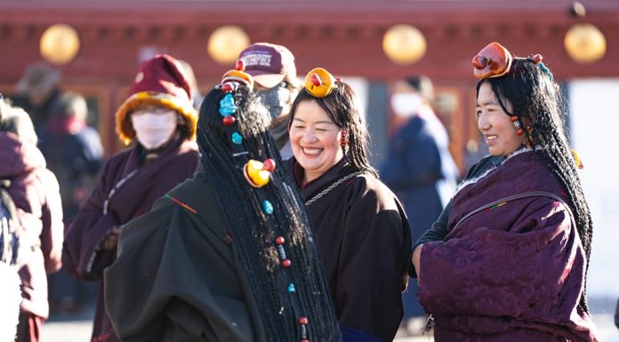 Cina: le immagini della “Festa della Donna” nello Xizang (2)