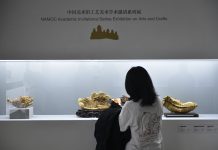 Cina: al via la mostra delle opere in legno a Pechino (1)