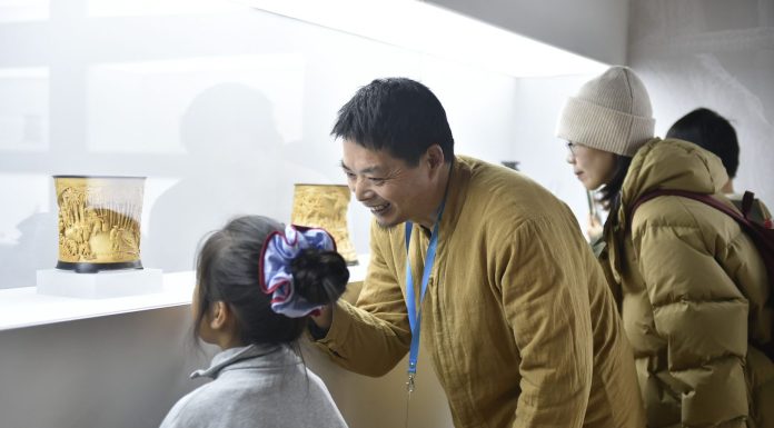 Cina: al via la mostra delle opere in legno a Pechino (2)