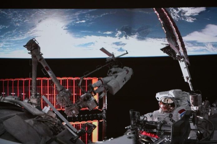 FOCUS | Shenzhou-21 astronauts complete first series of extravehicular activities