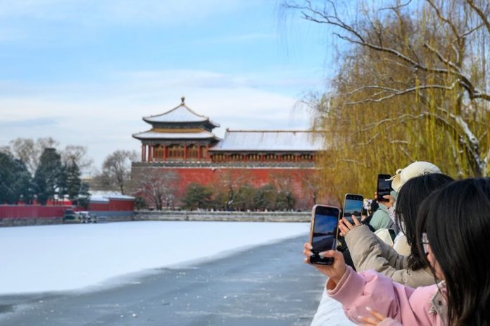 CHINA-BEIJING-PALACE MUSEUM-SNOWFALL (CN)