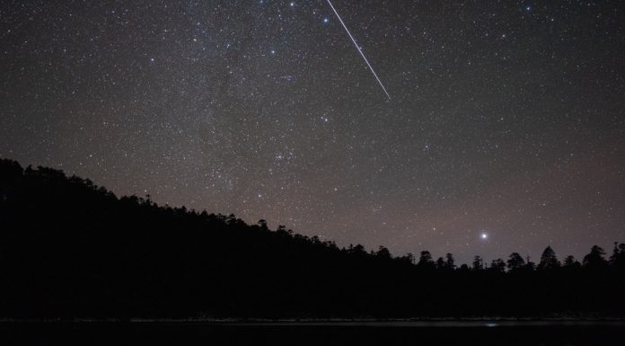 Cina: foto dello sciame meteorico delle Geminidi visto dal Sichuan (1)
