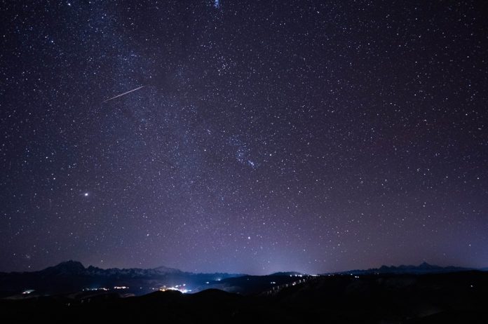 CHINA-SICHUAN-GEMINID METEOR SHOWER-SCENERY (CN)