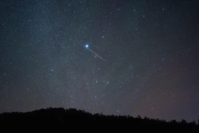 CHINA-SICHUAN-GEMINID METEOR SHOWER-SCENERY (CN)