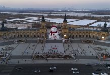 Cina: immagini del pupazzo di neve di Harbin alto 19 metri (3)