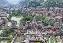 Cina: Capodanno Dong anima il villaggio di Zhaoxing nel Guizhou (1)