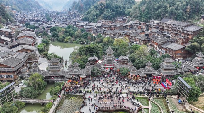 Cina: Capodanno Dong anima il villaggio di Zhaoxing nel Guizhou (1)