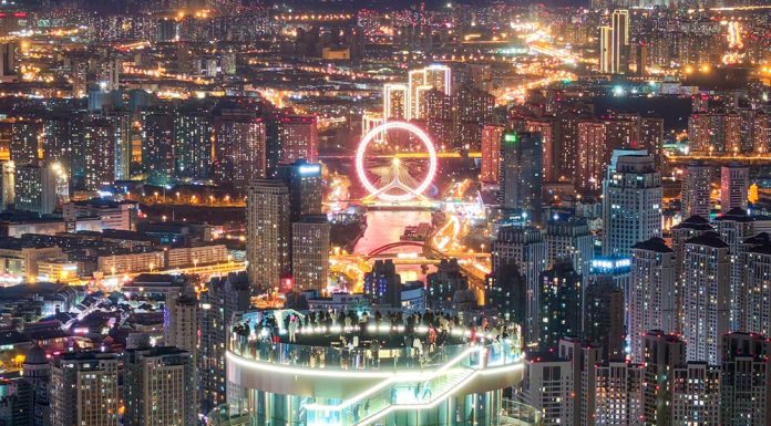 Cina: aperta al pubblico la piattaforma panoramica Jinwan Yunding a Tianjin (3)