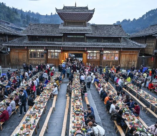 Cina: turismo culturale in crescita nel villaggio Dong di Zhaoxing (1)