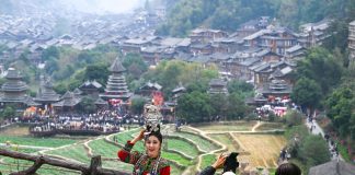 Cina: turismo culturale in crescita nel villaggio Dong di Zhaoxing (3)