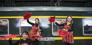 Cina: in funzione il primo treno invernale dedicato alla cultura del Nord-Est (1)